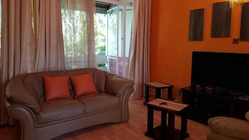 Lolo's 1bed Apt-Best location-2Balconies