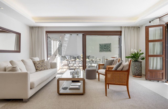 Lomas Townhouse – Fine Living
