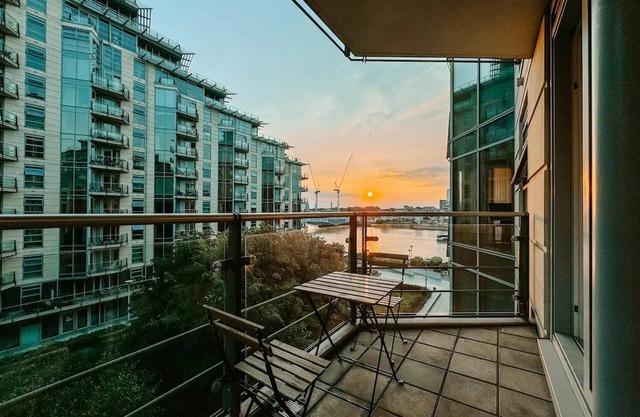 Londonaprt/sleeps6/gym/waterfront/wifi