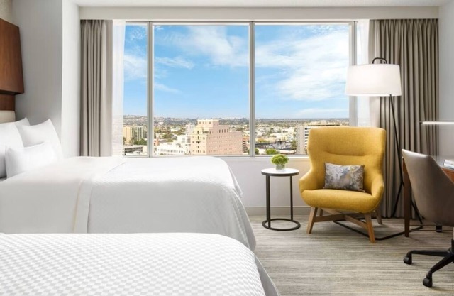Long Beach Stay | 2 Double Beds | Near Downtown & Harbor