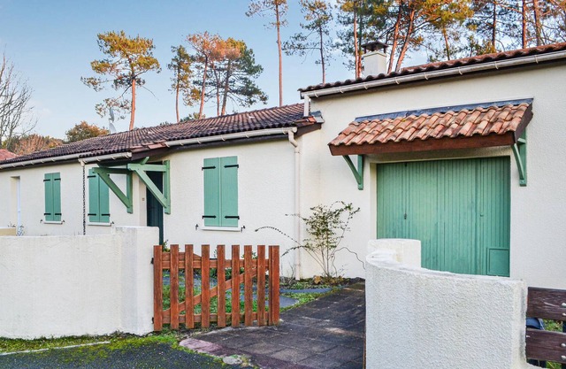 Look forward to a wonderful vacation in this child-friendly vacation home not far from the sea.