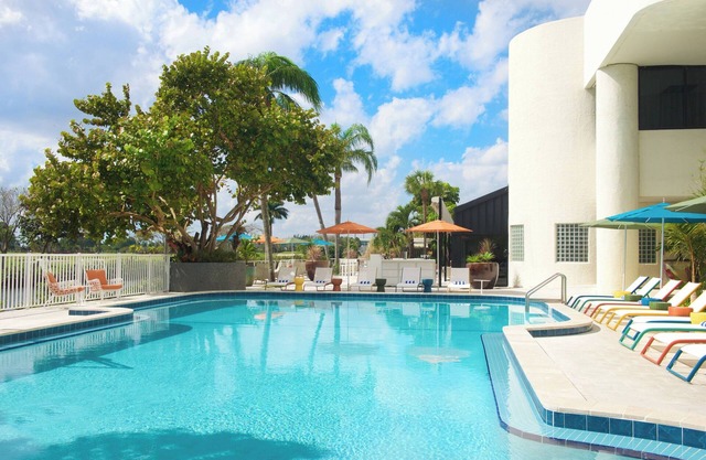 Look No Further! 4 Relaxing Units, Near Wynwood!