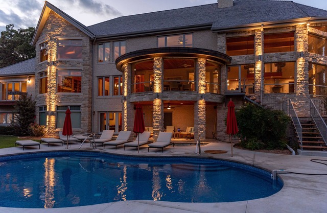 Look no further for your own private oasis on Table Rock Lake!