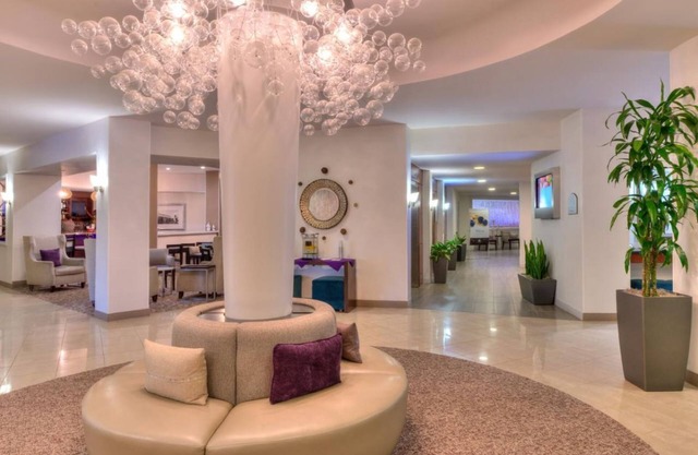 Look No More! Everything You Need For The Perfect Vacation! Free Parking, Pool!