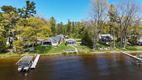 Loon Lodge - Lakefront With Private Dock!