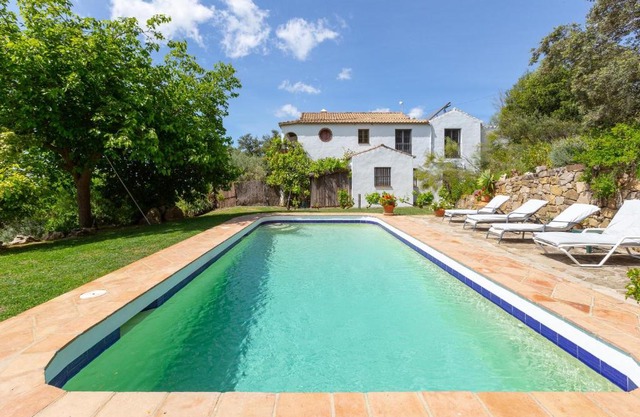 Los Algarrobos Gaucin