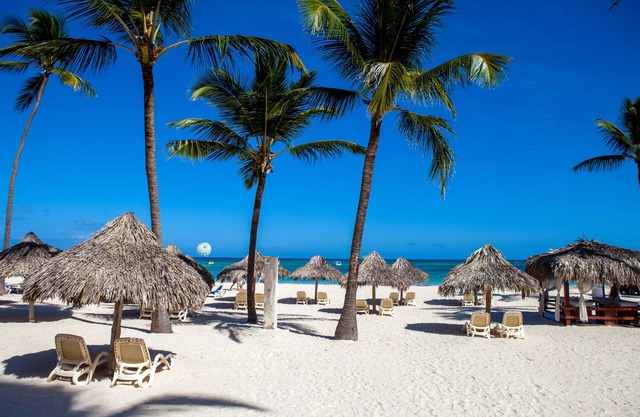 Los Corales Beach Village