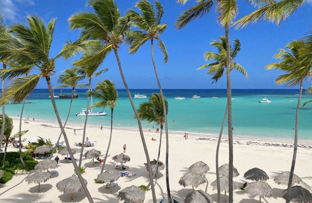 Los Corales Tropical Beach Resort & SPA