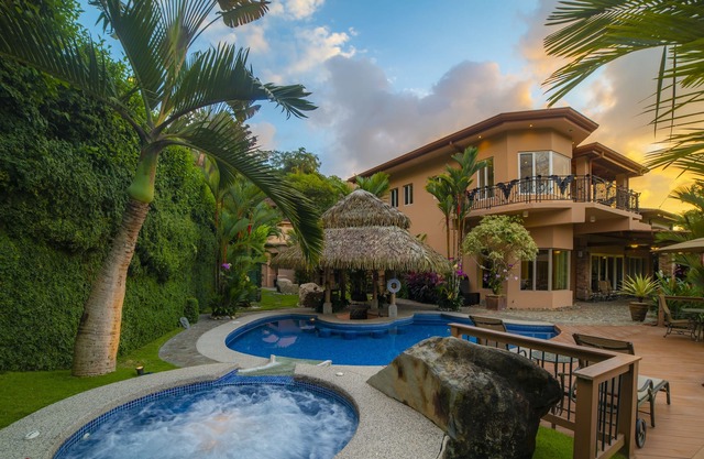 Los Suenos Casa Oasis 5 bdr Private Pool