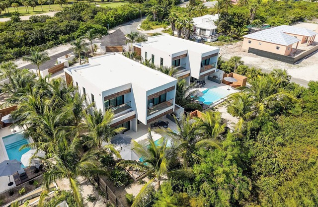 Lotus Villas #2-Leeward Palms. Your Gateway to Paradise & Step into Serenity.