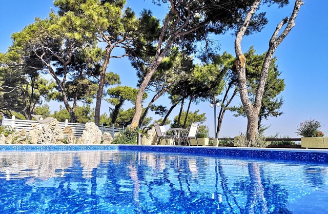 Louis Luxury Villa