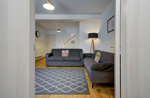Love Street Cottage