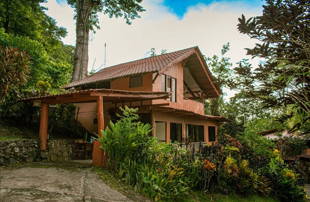 Lovely Home in Puerto Viejo, Costa Rica. Local Caribbean Authentic Propertyn