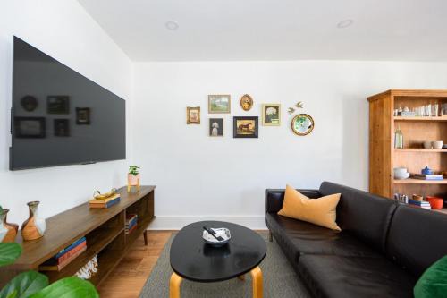 Lovely 1 bedroom 1 bathroom Downtown Long Beach Apartment