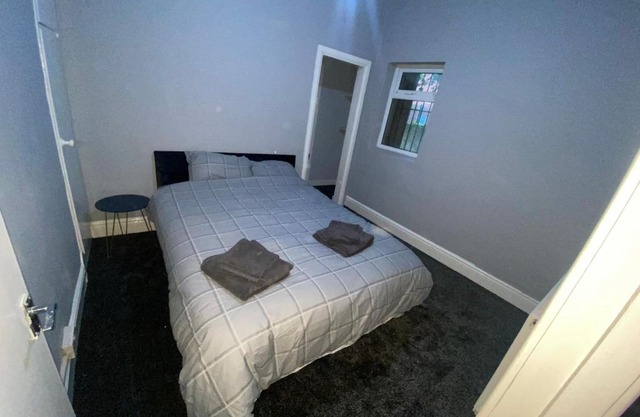 Lovely 1- Bedroom Flat With Free Parking