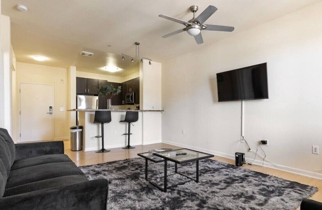 Lovely 1 bedroom rental unit with pool