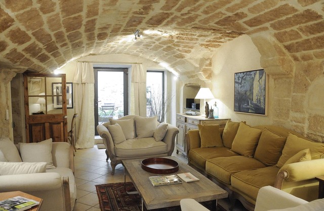 Lovely 17th Century Townhouse in the Historic Centre of Uzes