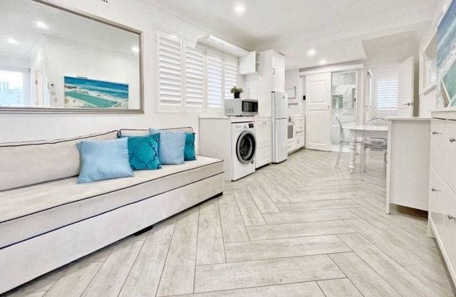 Lovely 2 Bedroom Apartment with Seascape Art!