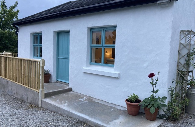 Lovely 2 bedroom cottage at base of Comeragh Mountains