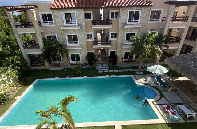 Lovely 2 bedrooms and 2 bedrooms with pool