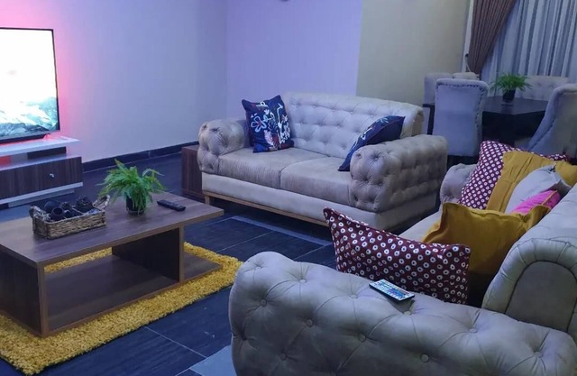 Lovely 3-bed House in Lekki , Terrace , ac ,wifi
