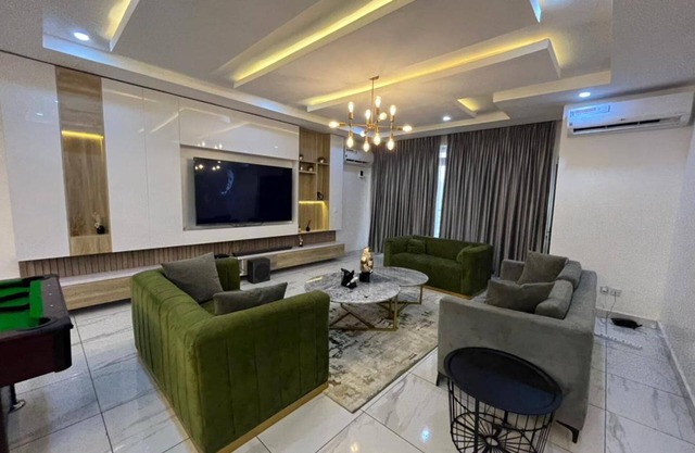 Lovely 3-bed With a Pool Next to Four Point