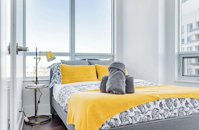 Lovely 3 Bedroom Condo with Balcony
