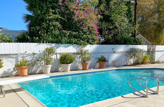Lovely 3-Bedroom Home in Tarzana with Pool!