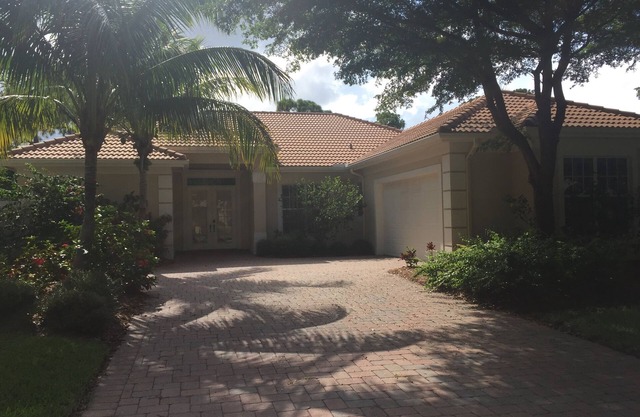 Lovely 4bed with private pool,quiet gated community on Florida's Treasure Coast