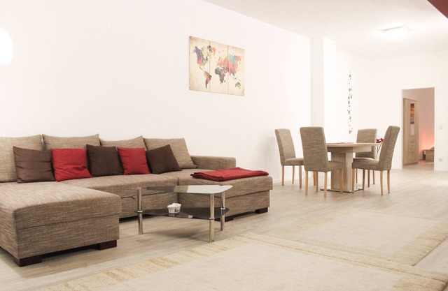 Lovely 5-rooms apartment in Friedrichshagen