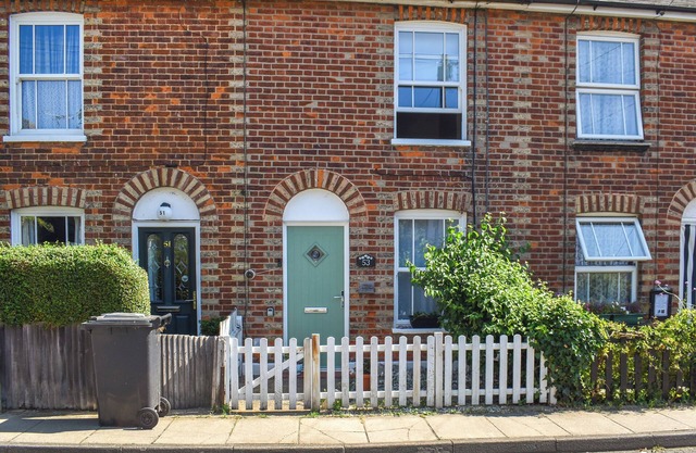 Lovely and cosy, late Victorian cottage with large garden area.