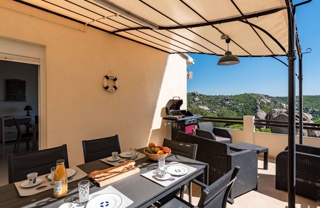 Lovely apartment for 4 guests with A/C, WIFI, terrace and parking