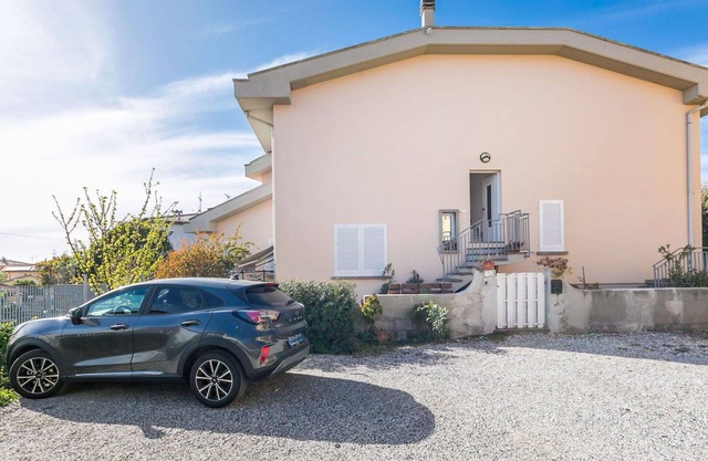 Lovely apartment for 3 people with WIFI, A/C, TV, patio and pets allowed