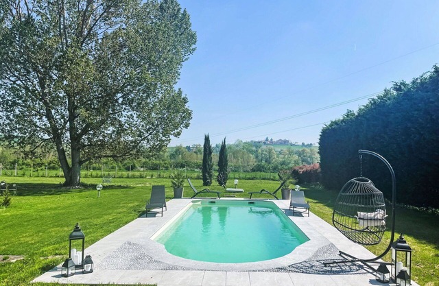Lovely apartment for 4 guests with WIFI, pool, TV, patio and parking