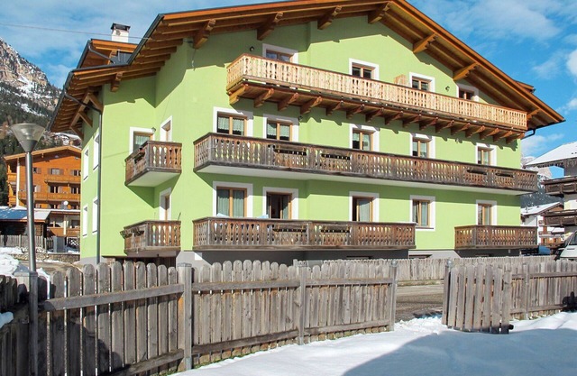 Lovely apartment for 8 guests with WIFI, TV, balcony and pets allowed