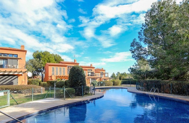 Lovely apartment for 6 people with A/C, WIFI, pool, TV, terrace, panoramic view and parking