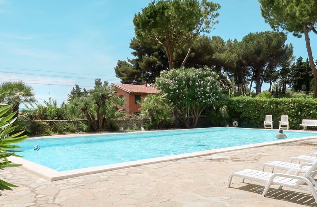 Lovely apartment for 4 guests with WIFI, pool, TV, balcony and parking