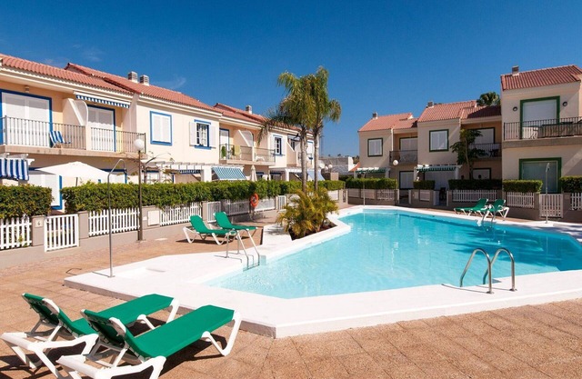Lovely apartment for 4 people with A/C, pool, WIFI, TV and patio