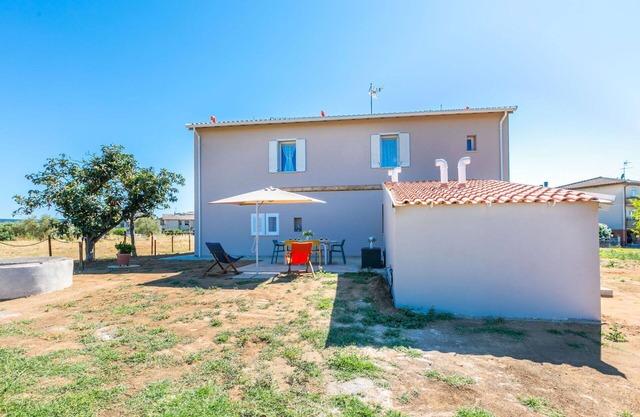Lovely apartment for 7 guests with WIFI, A/C, pets allowed and parking