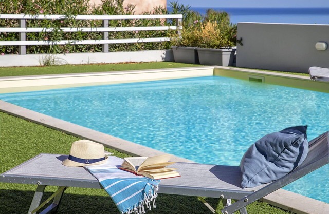 Lovely apartment for 5 people with WIFI, pool, A/C, TV and terrace