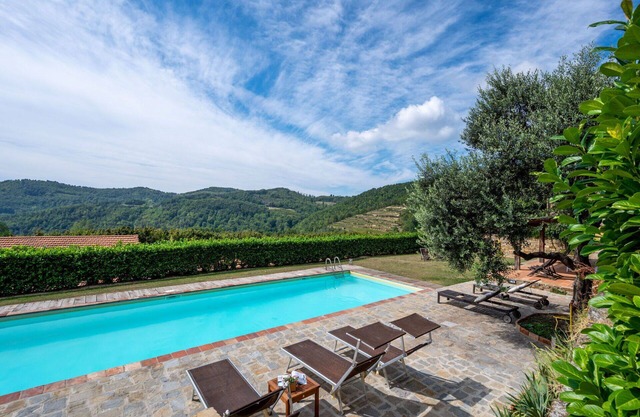 Lovely apartment for 18 people with pool, WIFI, patio and pets allowed