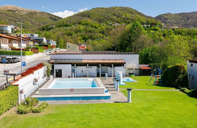Lovely apartment for 5 guests with WIFI, pool, TV, patio, pets allowed and panoramic view