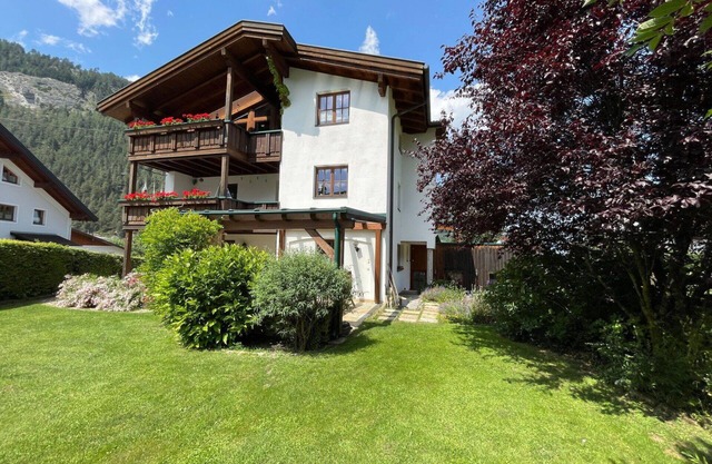 Lovely apartment for 6 guests with WIFI, TV and terrace