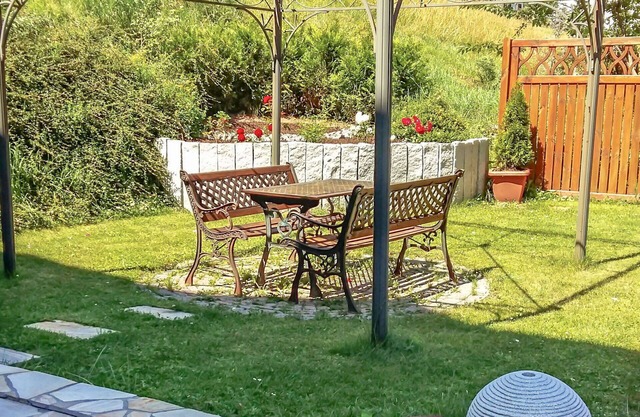 Lovely apartment for 2 people with WIFI, TV, patio, pets allowed and parking