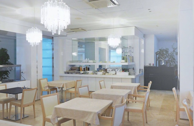 Lovely apartment for 5 guests with WIFI, A/C, pool, TV, patio and pets allowed