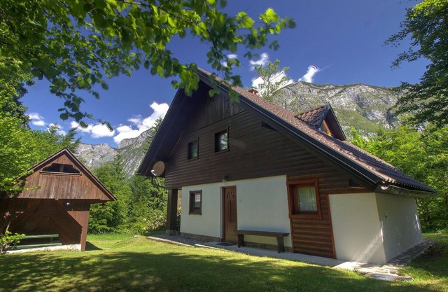 Lovely apartment for 5 guests with TV and patio