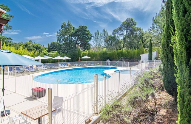 Lovely apartment for 8 people with WIFI, private pool, TV, terrace and pets allowed
