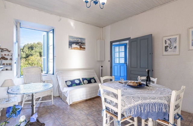 Lovely apartment for 5 guests with WIFI, TV, balcony and pets allowed