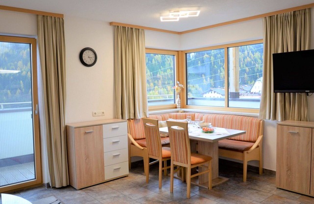 Lovely apartment in villa for 3 guests with WIFI, TV, balcony, pets allowed and panoramic view