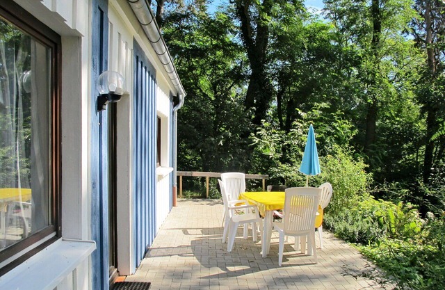 Lovely apartment in villa for 3 guests with WIFI, TV, terrace and pets allowed